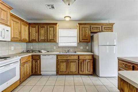 716 E Juniper Ln, Mustang, OK 73064 photo 4