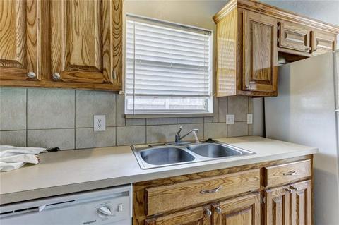 716 E Juniper Ln, Mustang, OK 73064 photo 12