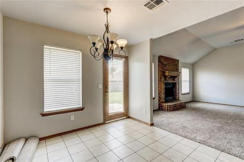 716 E Juniper Ln, Mustang, OK 73064 photo 5