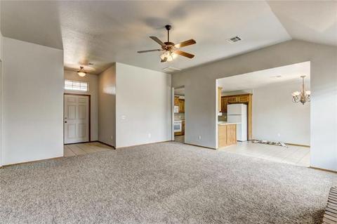 716 E Juniper Ln, Mustang, OK 73064 photo 3