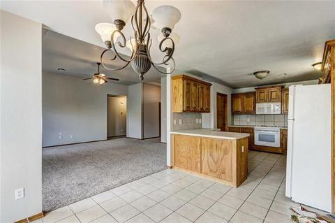 716 E Juniper Ln, Mustang, OK 73064 photo 16