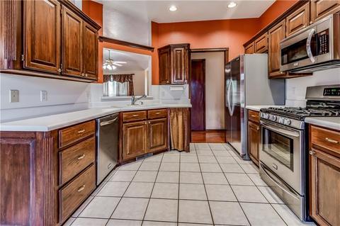 2323 Walnut Dr, Tuttle, OK 73089 photo 7