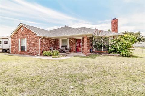 2323 Walnut Dr, Tuttle, OK 73089 photo 1