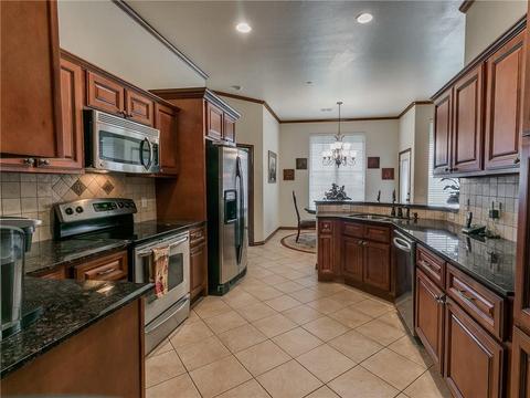 128 E Olympic Dr, Yukon, OK 73099 photo 25