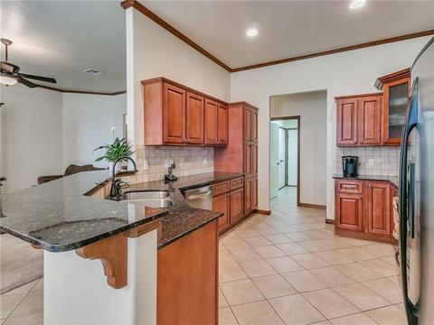 128 E Olympic Dr, Yukon, OK 73099 photo 21