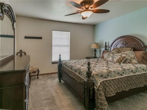 128 E Olympic Dr, Yukon, OK 73099 photo 9