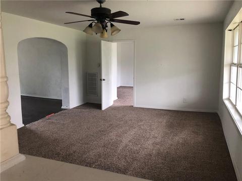 1011 E 3rd St, Cushing, OK 74023 photo 2