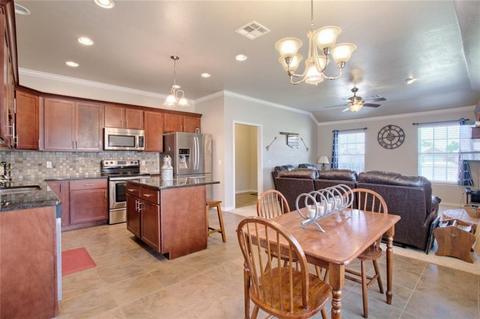 2117 Crooked Oak Dr, Shawnee, OK 74804 photo 4