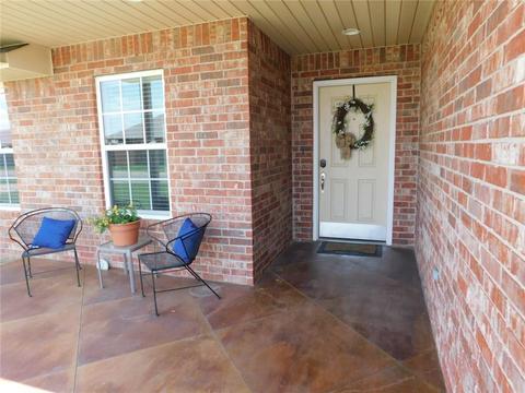 2117 Crooked Oak Dr, Shawnee, OK 74804 photo 2