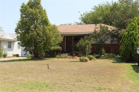 1012 N Jackson, Altus, OK 73521 photo 2