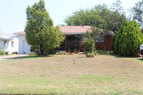 1012 N Jackson, Altus, OK 73521 photo 3
