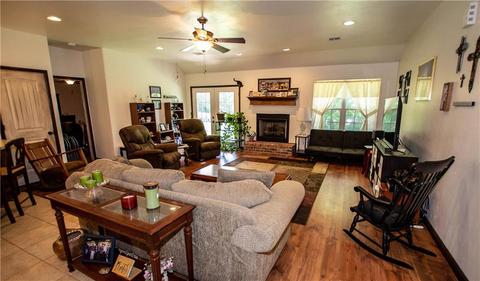 405 Steele, Chandler, OK 74834 photo 3