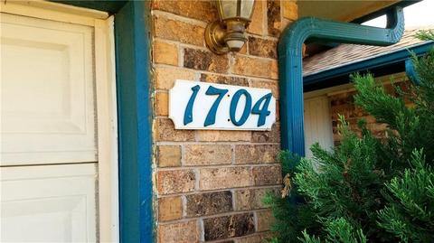 1704 Wildfire St, Moore, OK 73160 photo 2