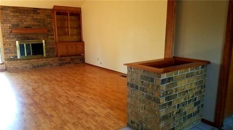 1704 Wildfire St, Moore, OK 73160 photo 4