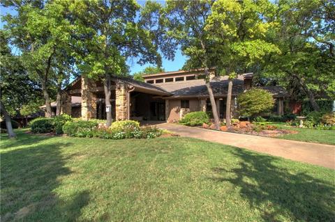 1500 Eagle Dr, Edmond, OK 73034 photo 1