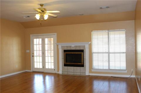 1213 Wendy Ln, Altus, OK 73521 photo 2