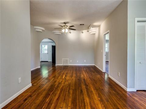207 E Daws St, Norman, OK 73069 photo 2