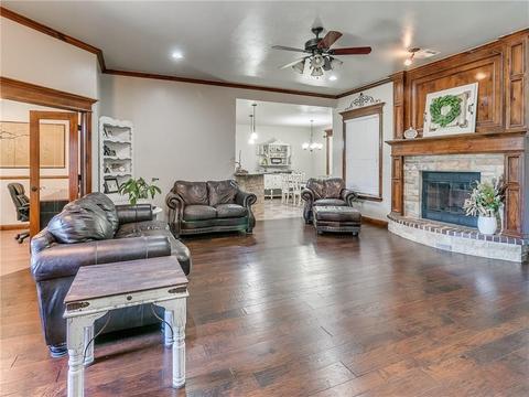 706 Colbert St, Tuttle, OK 73089 photo 6