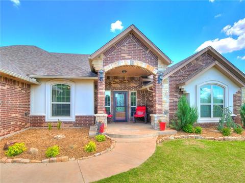 706 Colbert St, Tuttle, OK 73089 photo 3