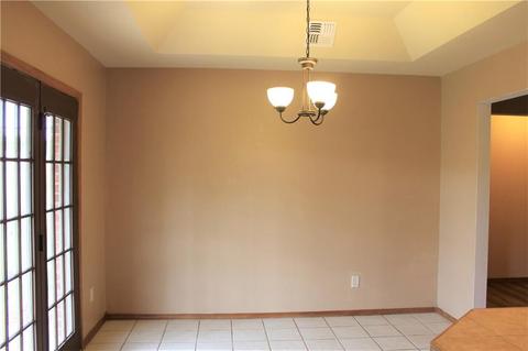 309 Libra, Altus, OK 73521 photo 8
