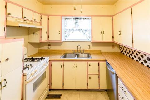 106 E 7th St, Leedey, OK 73654 photo 4