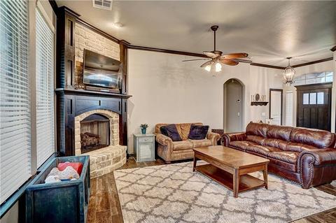 1709 NE 25th, Moore, OK 73160 photo 2