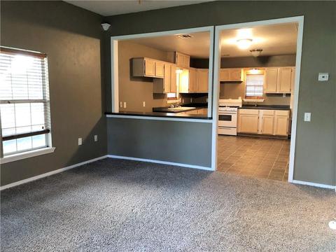 302 E Washington, Crescent, OK 73028 photo 3