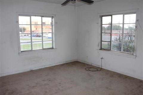 1040 E Walnut, Altus, OK 73521 photo 16