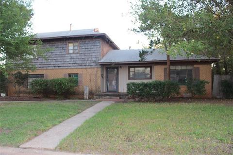 1040 E Walnut, Altus, OK 73521 photo 2