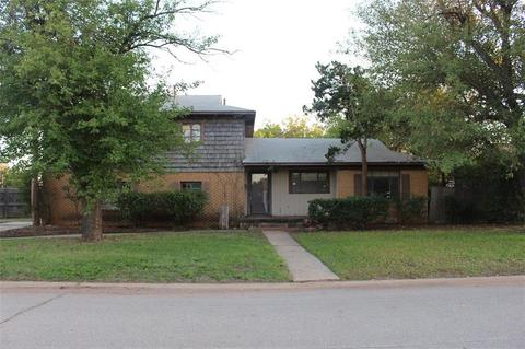 1040 E Walnut, Altus, OK 73521 photo 1