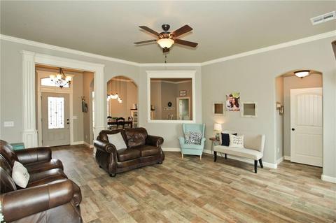 619 Joshua Dr, Tuttle, OK 73089 photo 4