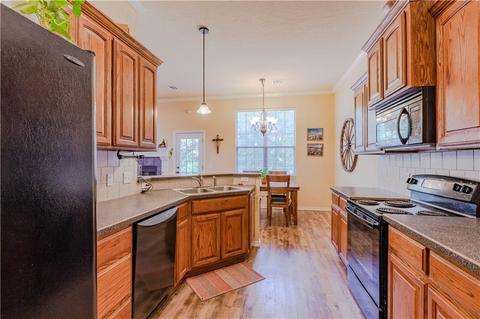 4220 Mackenzie Dr, Moore, OK 73160 photo 9