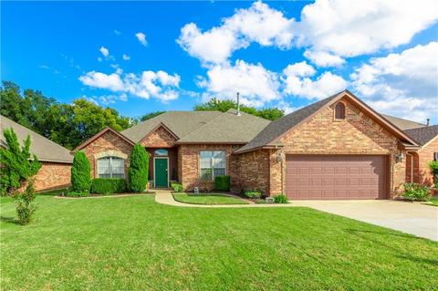 4220 Mackenzie Dr, Moore, OK 73160 photo 1
