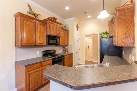 4220 Mackenzie Dr, Moore, OK 73160 photo 7