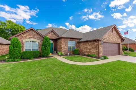 4220 Mackenzie Dr, Moore, OK 73160 photo 2
