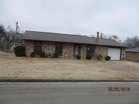 802 Parkview, Cushing, OK 74023 photo 1
