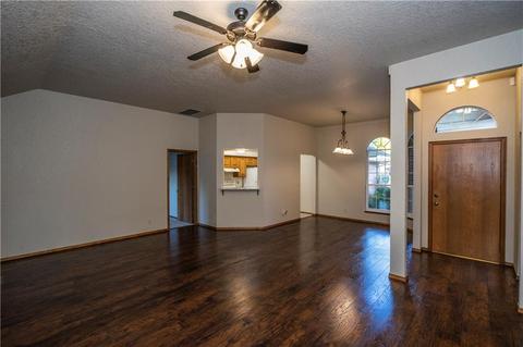 609 Old Bugle Rd, Edmond, OK 73003 photo 4