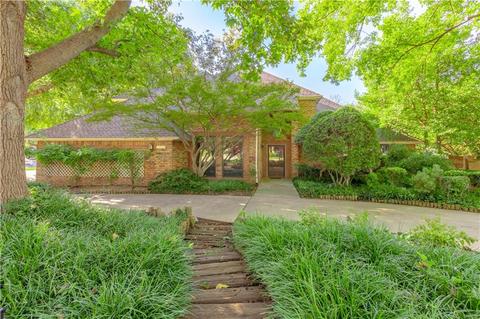 2002 Trailpine Ct, Norman, OK 73072 photo 2