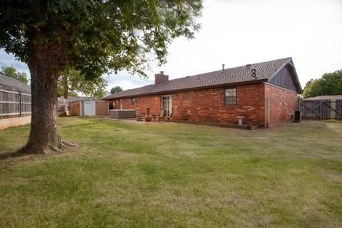 155 Regency, Clinton, OK 73601 photo 27