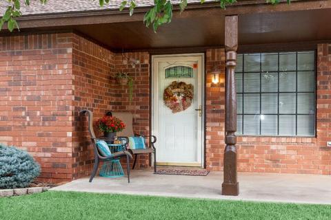 155 Regency, Clinton, OK 73601 photo 4
