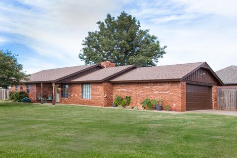155 Regency, Clinton, OK 73601 photo 3