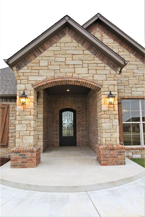 721 Hannah Dr, Tuttle, OK 73089 photo 2