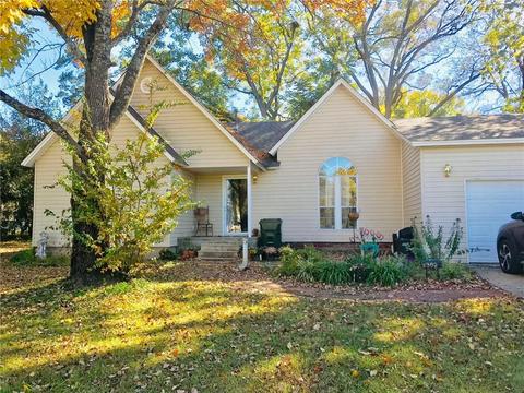 302 E Main, Tecumseh, OK 74873 photo 1