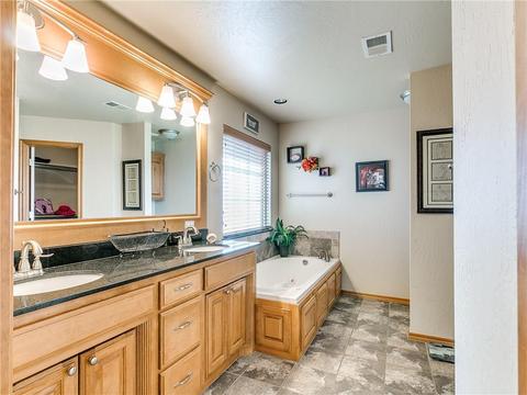 4526 Apple Estates Rd, Moore, OK 73160 photo 16