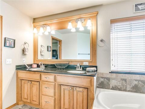 4526 Apple Estates Rd, Moore, OK 73160 photo 17