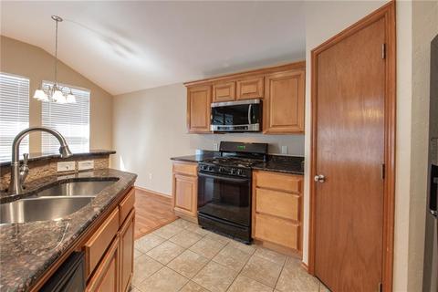 613 Hedgewood Dr, Moore, OK 73160 photo 9