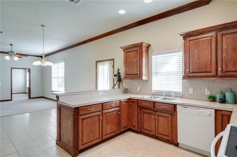704 Meleah, Mcloud, OK 74851 photo 12