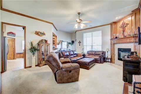 2037 Oak Dr, Moore, OK 73170 photo 5