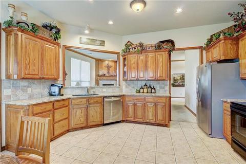 2037 Oak Dr, Moore, OK 73170 photo 12