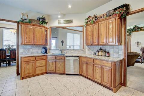 2037 Oak Dr, Moore, OK 73170 photo 13